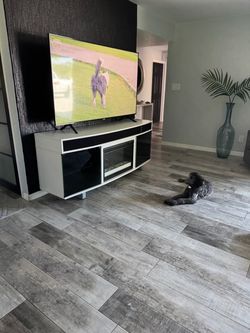 TV Samsung 70 inch series 6
