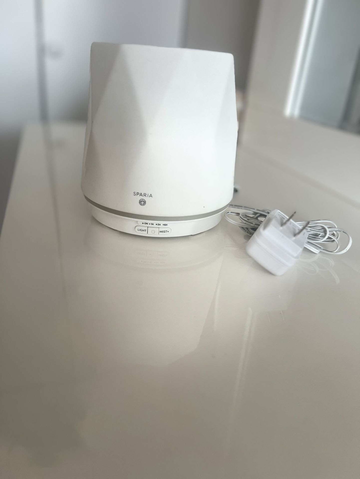 Ceramic Ultrasonic Essential Oil Diffuser for Aromatherapy, Matte White, 300ml, 18 Hour Runtime