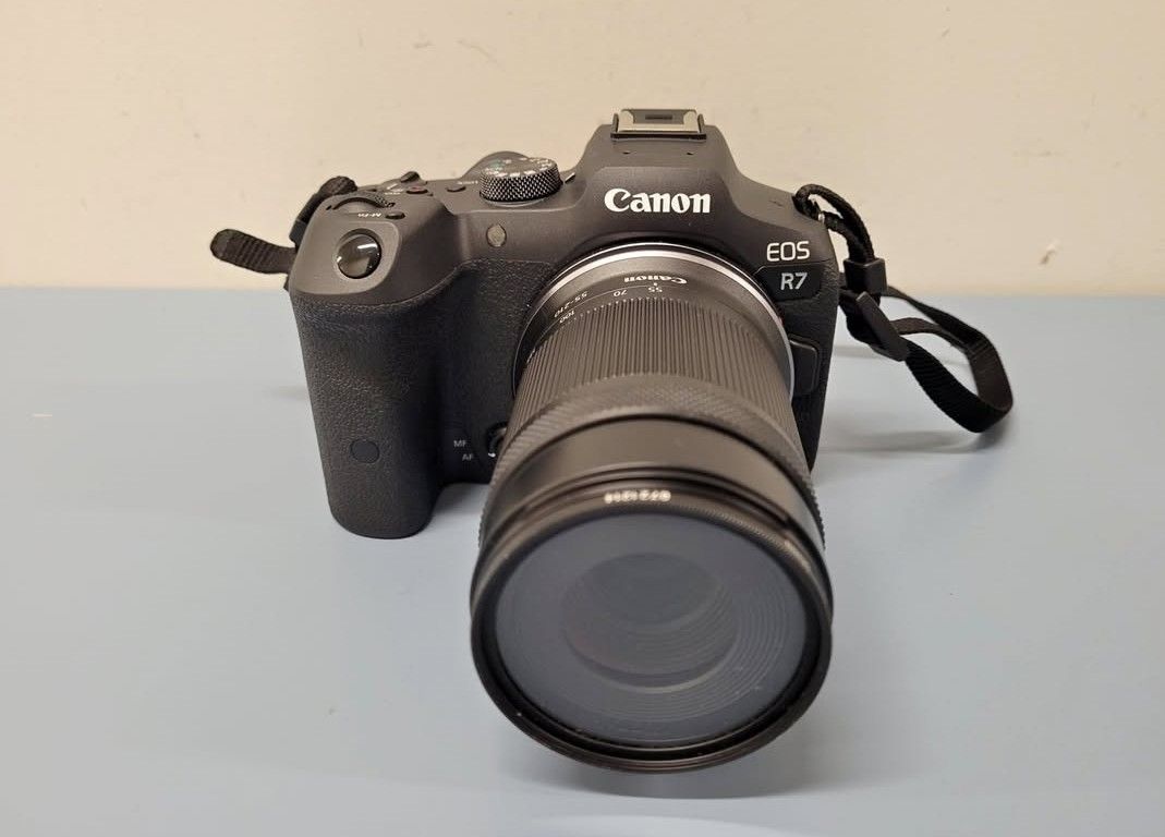 Canon R7