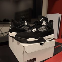 Jordan 4 white thunder size 9.5