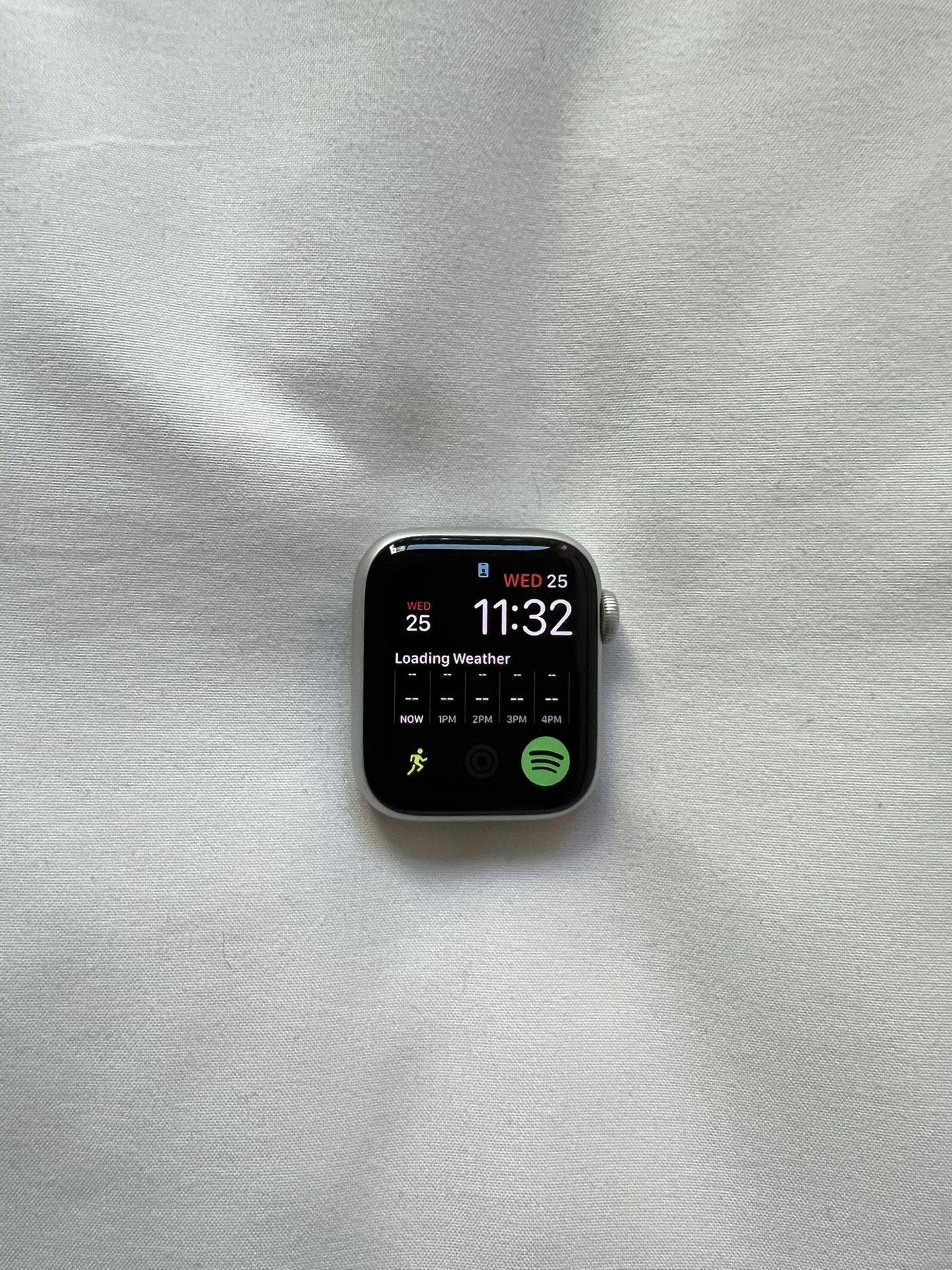 💥 Apple Watch Nike SE (1st Gen) GPS + Cellular 40mm – Excellent Condition 💥