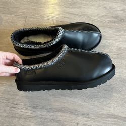 UGG Tasman Black Leather Slippers Mens Sz 10
