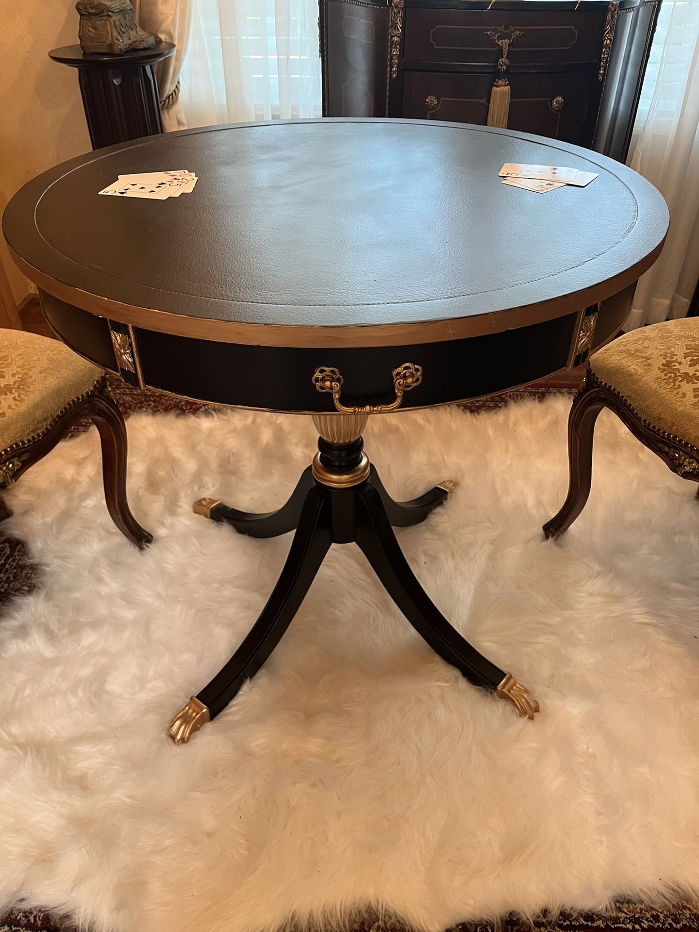 Round Game Table