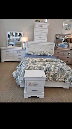 New queen bedroom set