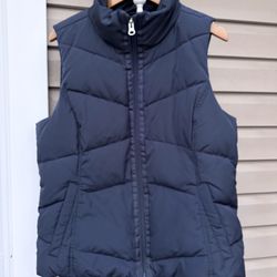 LAND’S END Women’s Blue Puffer Vest Quilted SIZE Small ( 6-8). Barely Worn.