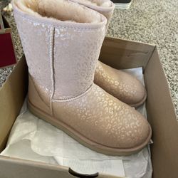 women’s UGGS
