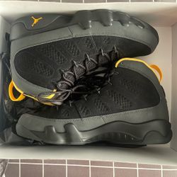 🔥 Jordan 9 “University Gold” Size 10 – Like New – $140