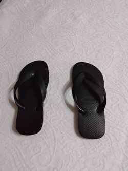 Havaianas Black Flip Flops, kid's size 11