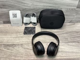 Beats Solo 4 True Wireless On-Ear Headphones – Matte Black (A1D025238)