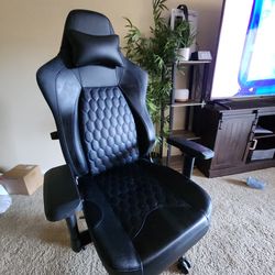 Gaming chair