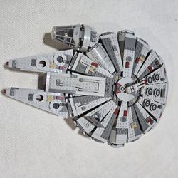 Lego Millenium Falcon 75105
