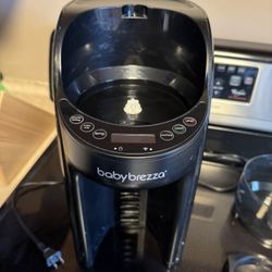 Formula Dispenser- Baby Brezza Formula Pro