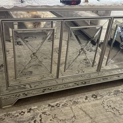 stand Tv For Sale With Seven Pieces