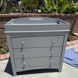 Graco 3 Drawer Changing Table 
