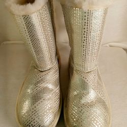 UGG Australia K BAILEY BOW HOLIDAY Boot Leather/Sheepskin White/Silver~ Size 6