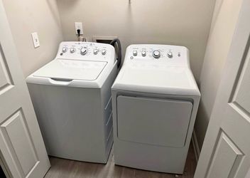 GE washer high capacity washer & Dryer (Delivery available!)