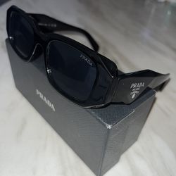 $199 CELEBRITY STYLE Prada Glasses