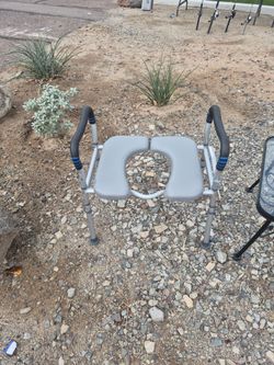 Elevated toilet seat