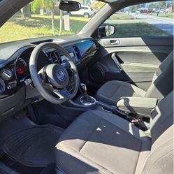 Volkswagen Beettle 2013
