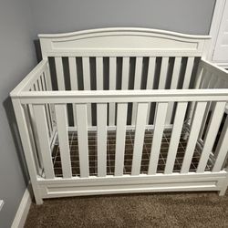 Delta Crib LIKE NEW