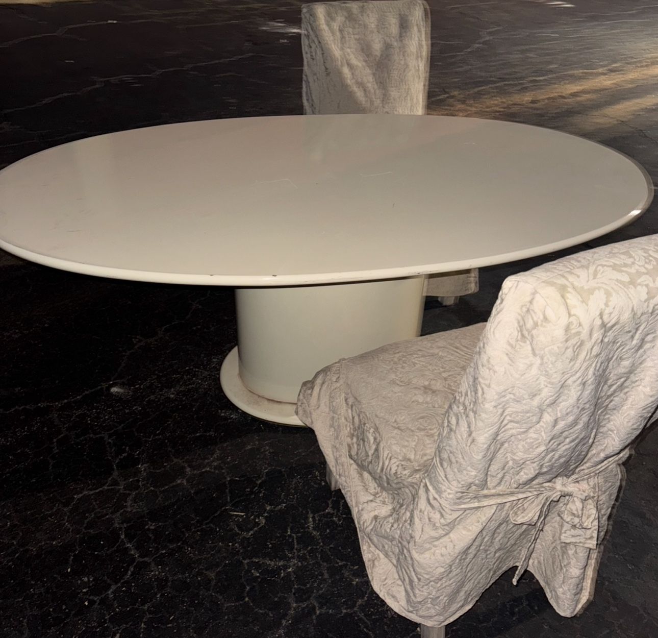 Beautiful Dining Table +2 Chairs Must Sell