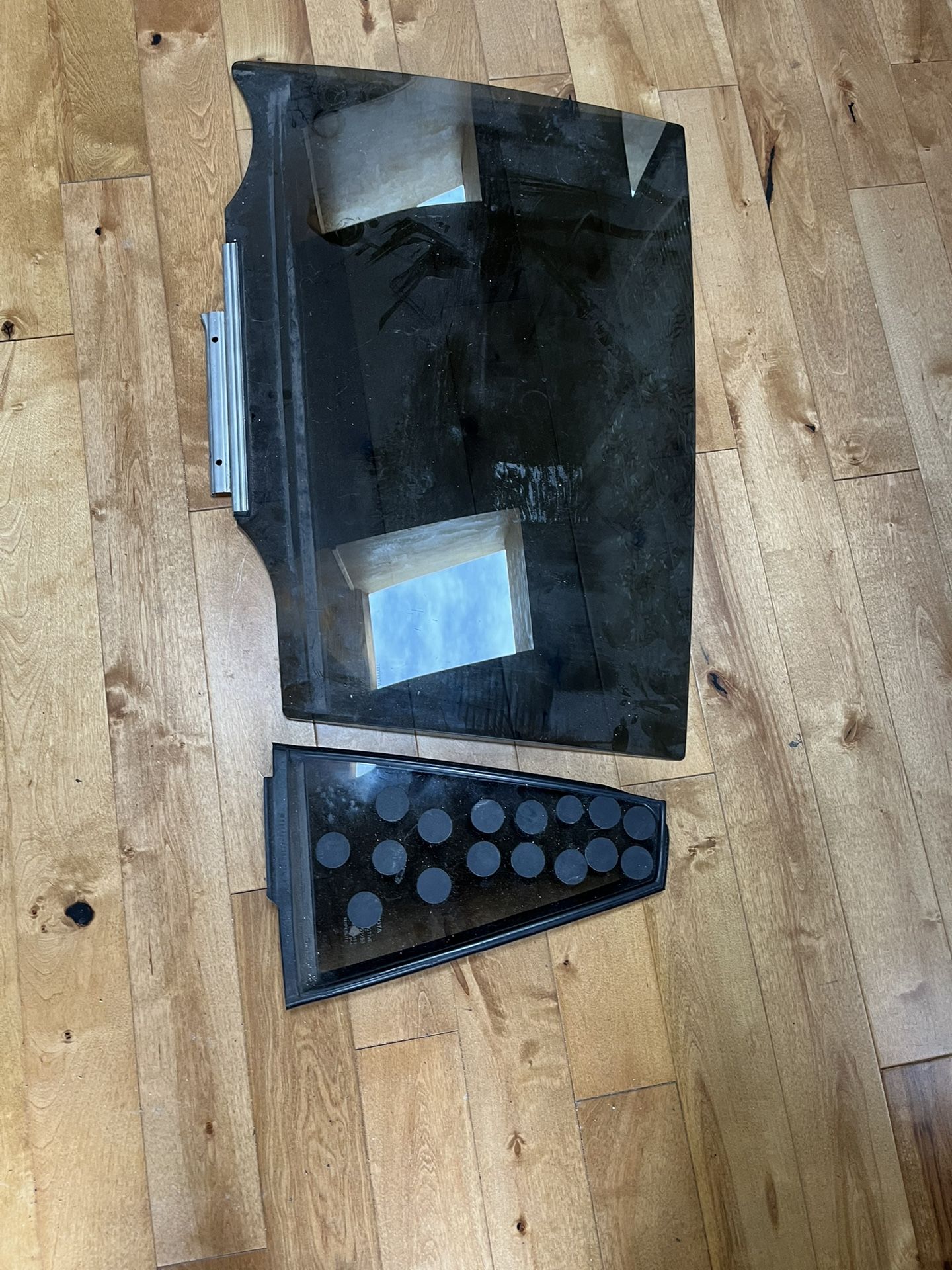 2018 Toyota RAV4 Left Rear Door Glass