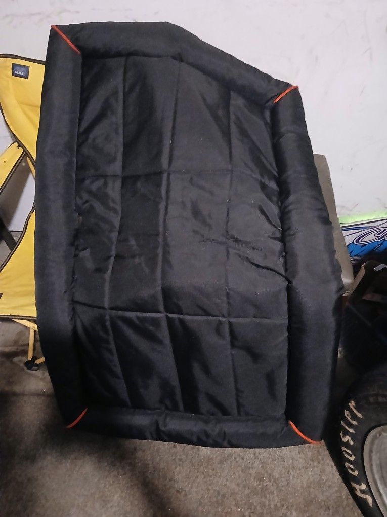 Dog Kennel An Protective Mat