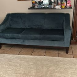 Best Home Furnishing Couch 