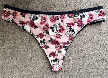 Torrid Curve Thong Skulls Roses Print Size 1 New with Tags