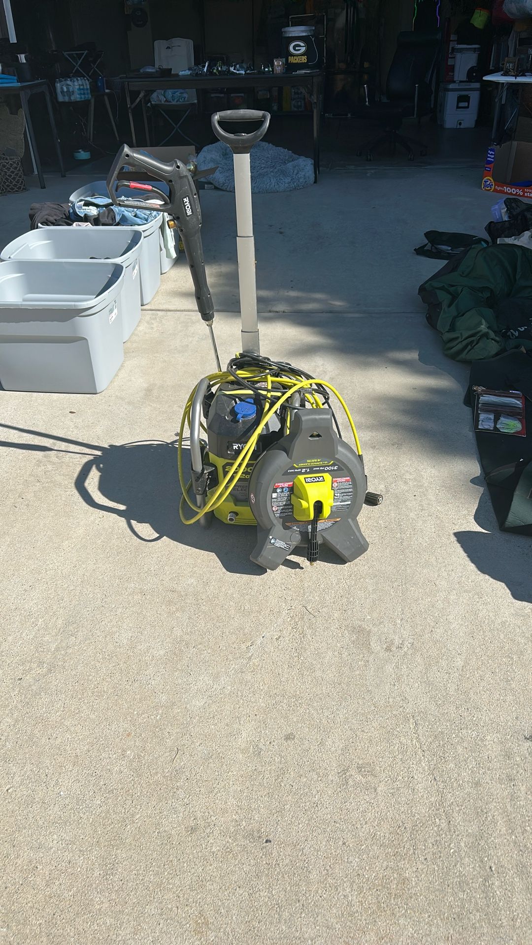 2000 psi electric pressure washer with accessories