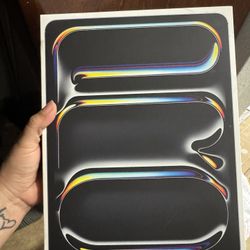 iPad Pro 13-inch (M4) Wi-Fi + Cellular