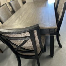 Wooden Dining Tables 