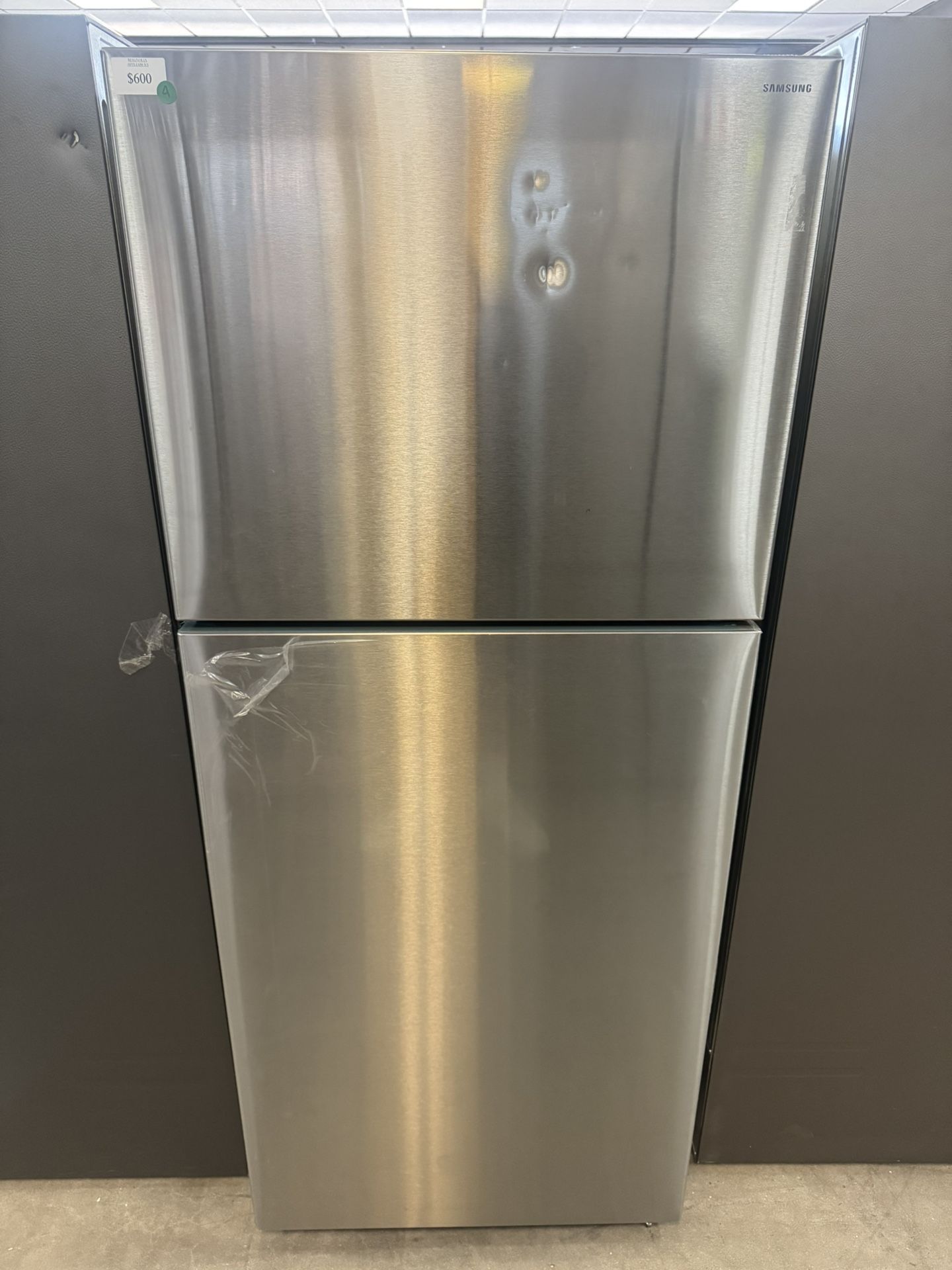 Samsung - 30” Top Freezer Refrigerator 