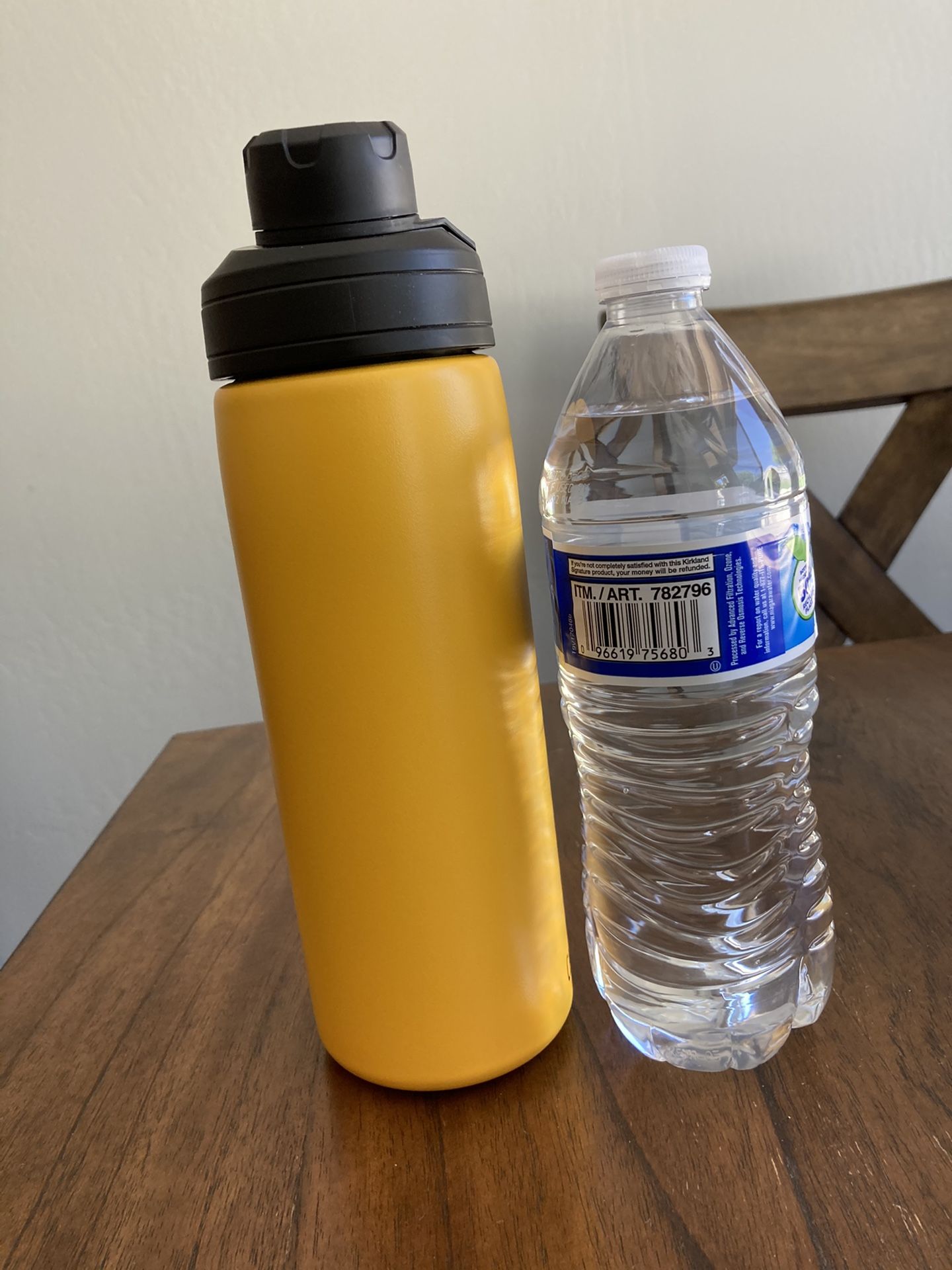 18 Beverage Containers. Ello, Thermos, Contigo And Camel Back for Sale in  Los Angeles, CA - OfferUp