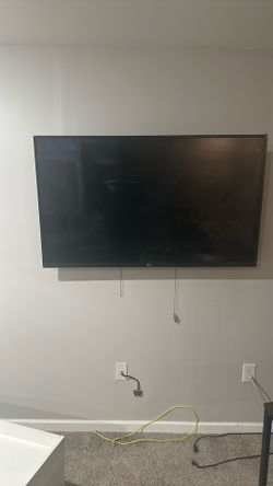 55 Inch LG TV 