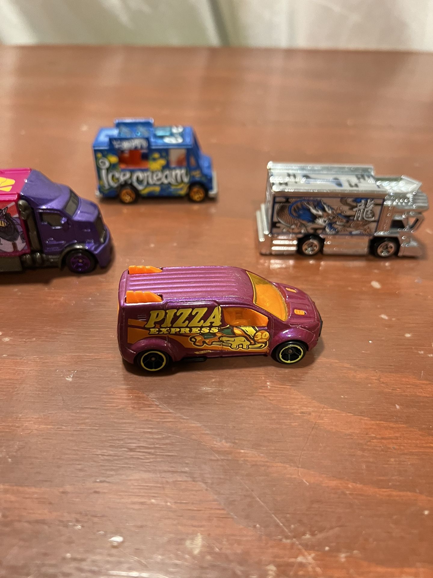 Hot Wheels 4 pieces collection!