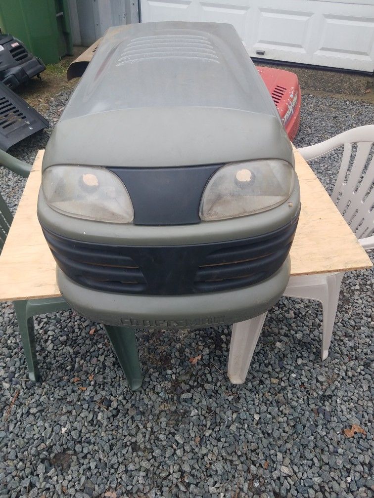 Craftsman riding Mower LT2000 HOOD