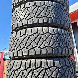35x12.50/18 Nitto Tires Con 80% De Vida Las 4tires 