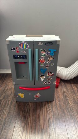 Mini toy fridge