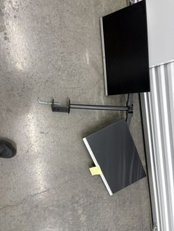 2 Hp Monitors With Bracket