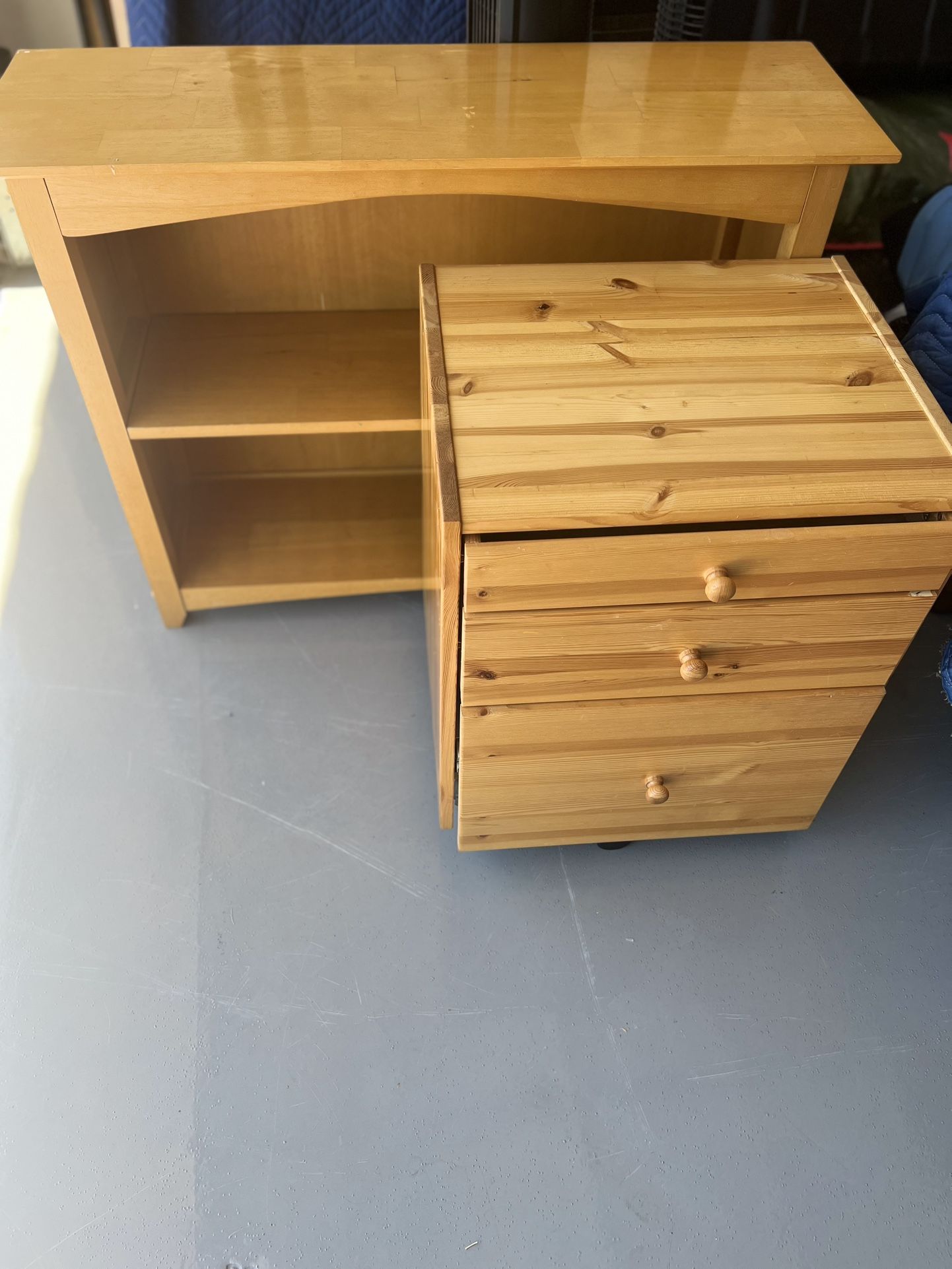 SMALL BOOKCASE & NIGHTSTAND