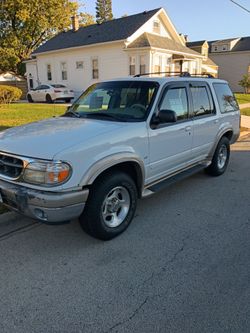 2000 Ford Explorer Truck