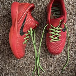 (NEED GONE) Nike Kobe Reverse Grinches Gs Size 7y