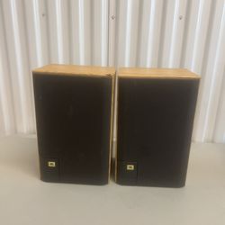 Vintage JBL J2050 Bookshelf Speakers One Pair Wood Grain Imperfections. These are used in good condition but for a knock on one of the corners. See pi