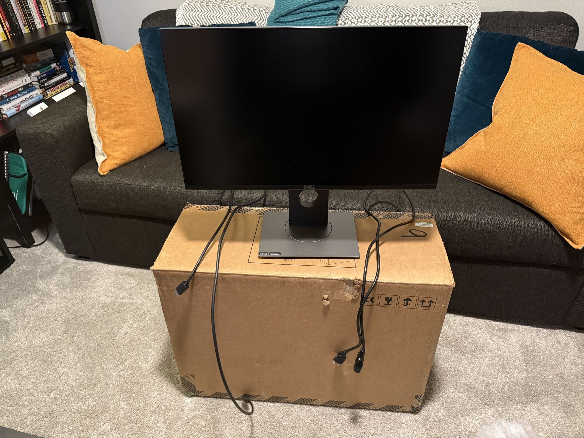 Dell Gaming Monitor S2417DG YNY1D 24-Inch Screen LED-Lit TN with G-SYNC, QHD 2560 x 1440, 165Hz Refresh Rate, 1ms Response Time, 16:9 Aspect Ratio