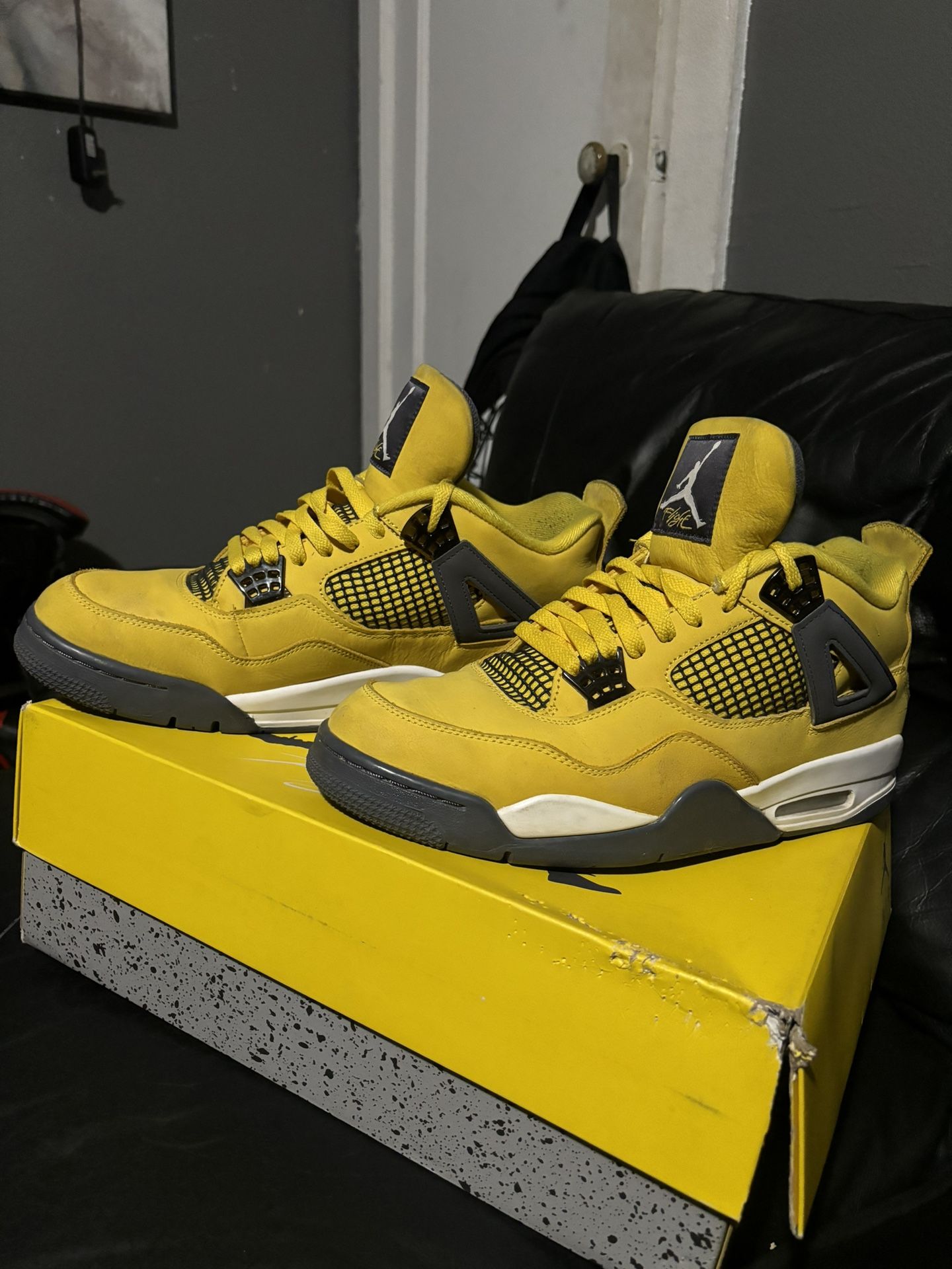 Air Jordan 4 Retro
