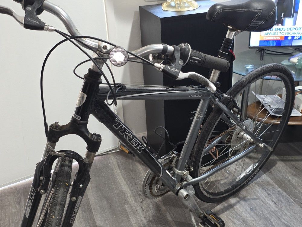 17.5" TREK 7200 Multi Track Aluminum Utility Bike ~5'5"-5'8"
