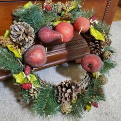 HOLIDAY GREENERY/DECOR/ NEW PLUSH ETC ETC