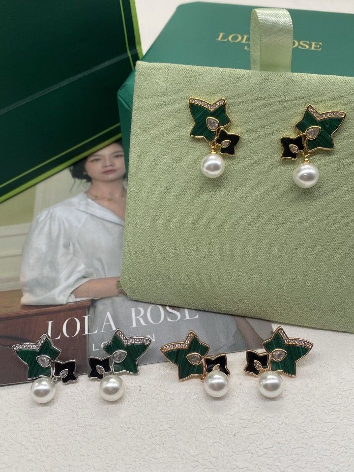 Women's accessories