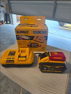 🔥Deal $180 PRICE IS FIRM 🔥Dewalt 60V MAX FLEXVOLT Lithium-Ion 9.0Ah Battery and fast Charger